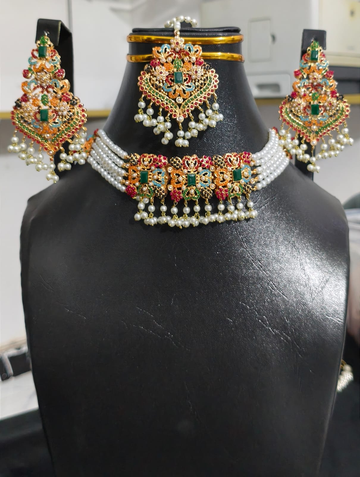 Traditional Wedding Choker Set with Earrings & Maang Tikka