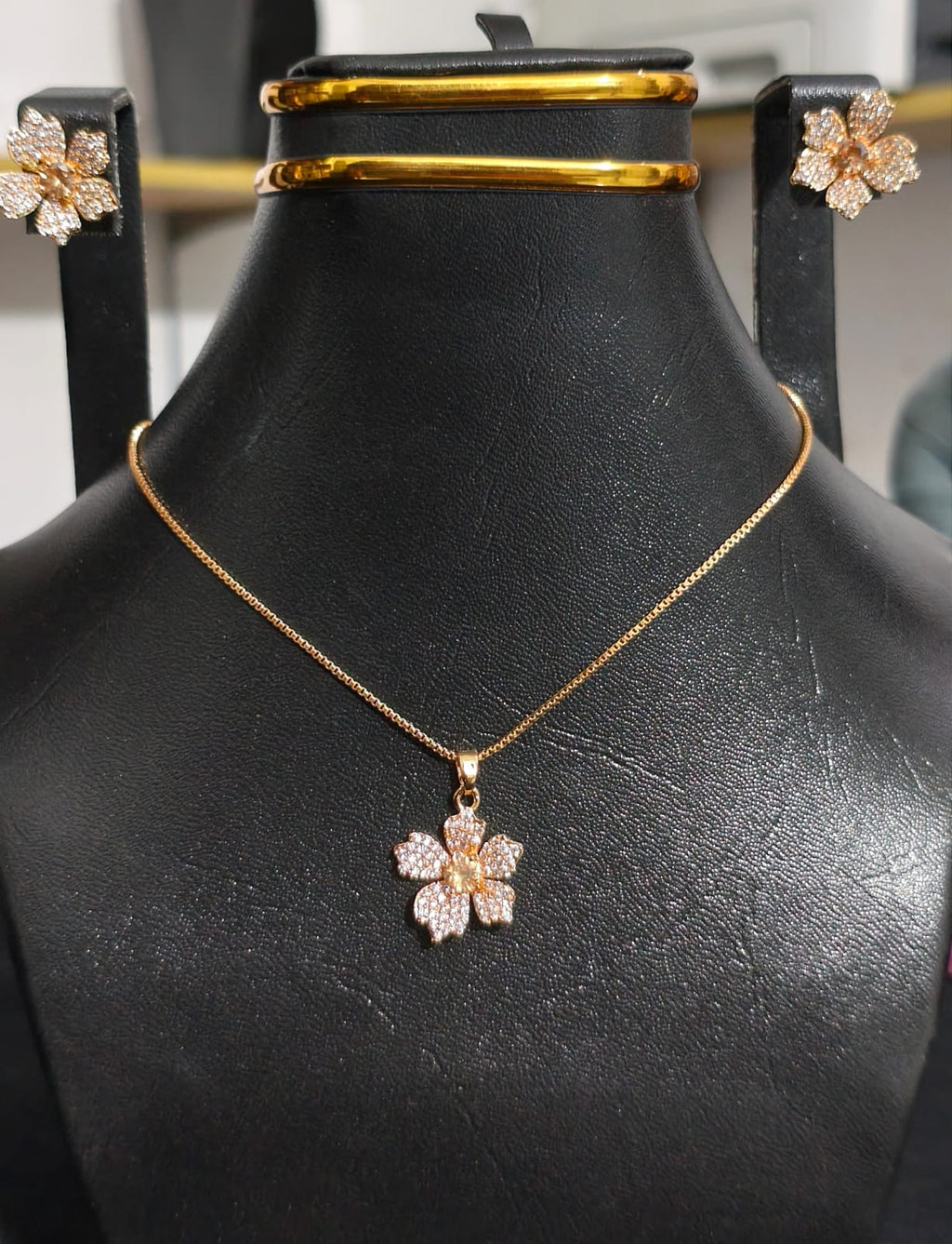 Stylish Elegant Jewelry Set With Free Delivery