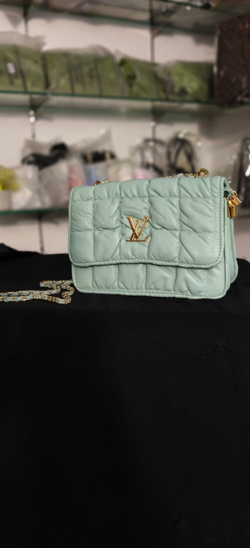 Designer Style Puffy Chain Purse (Imoprted)